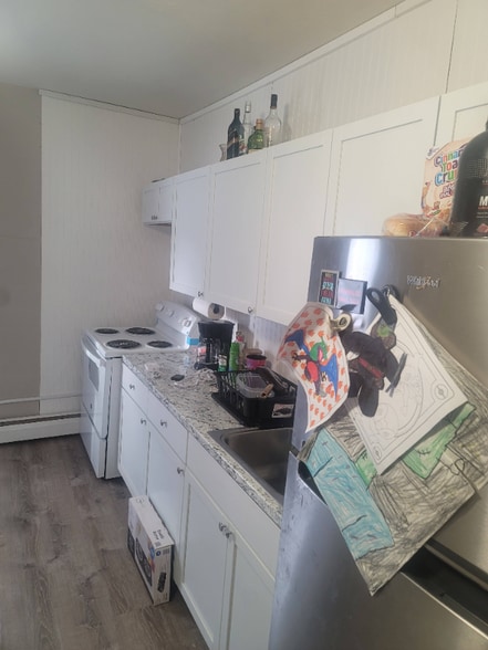 Building Photo - 232 Elm St