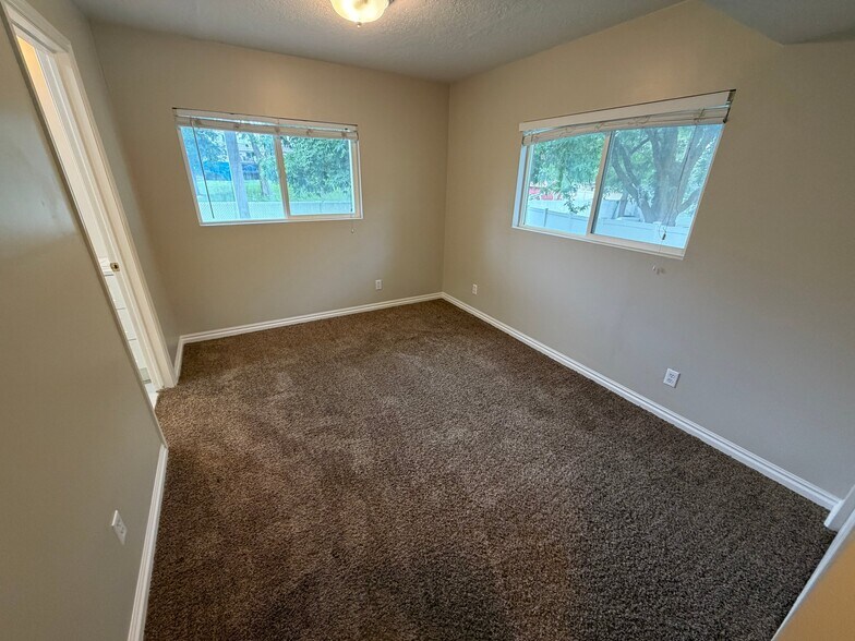 Building Photo - 482 S 1300 E