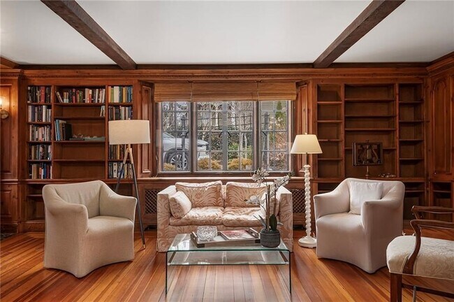 Building Photo - 5 Cushing St