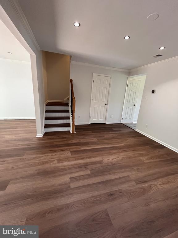 Building Photo - 5633 Independence Cir