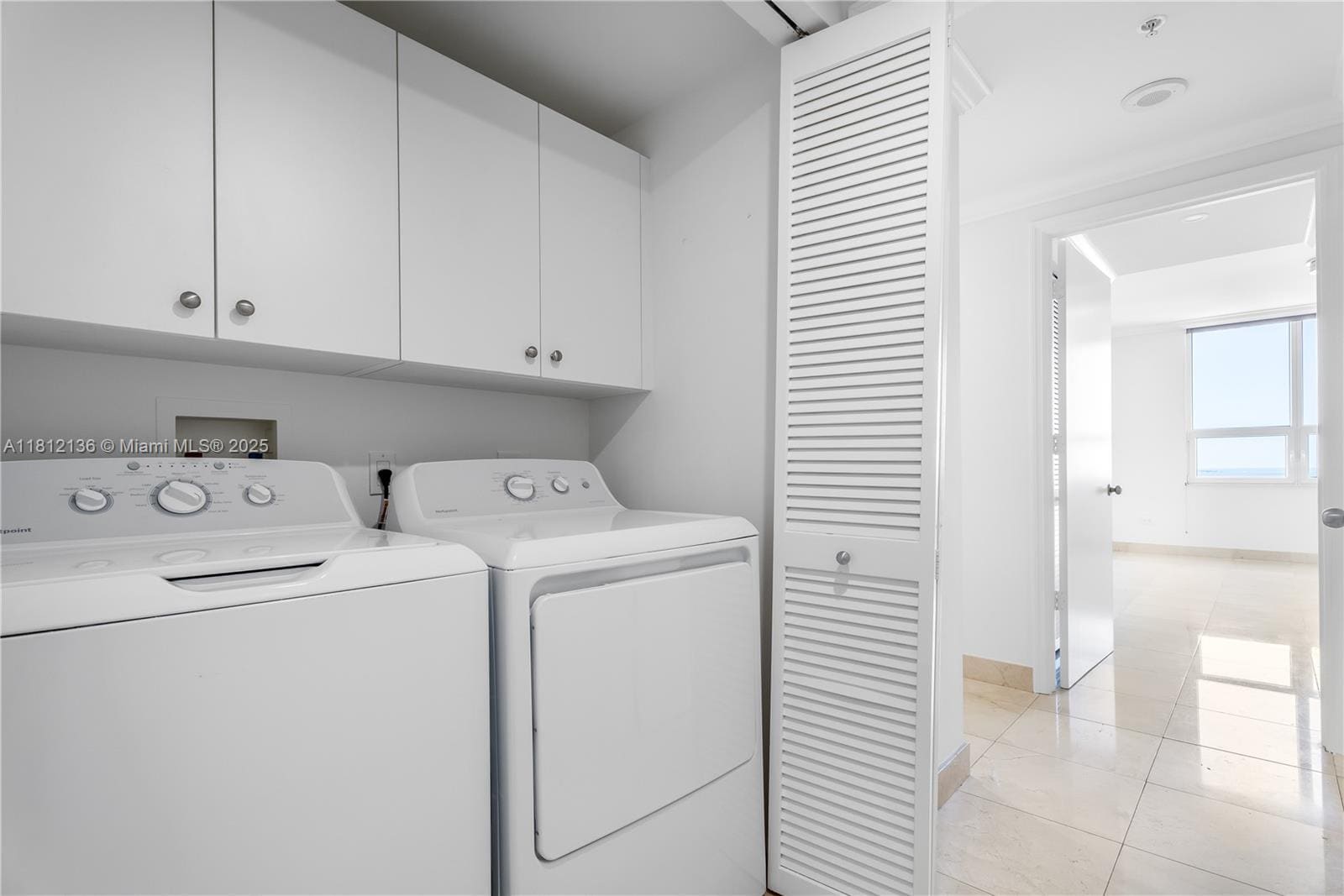Building Photo - 848 Brickell Key Dr