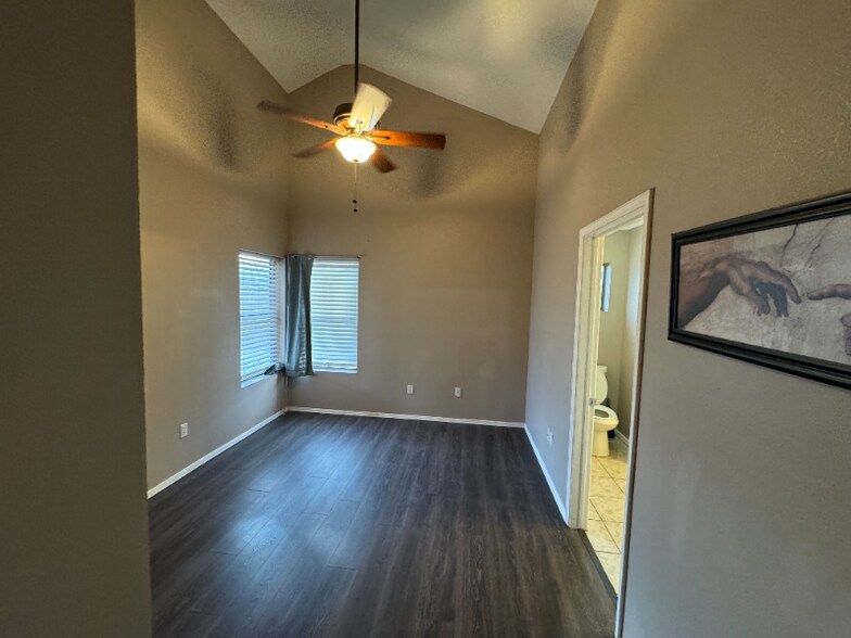 Building Photo - 128 Tierra Vista Dr