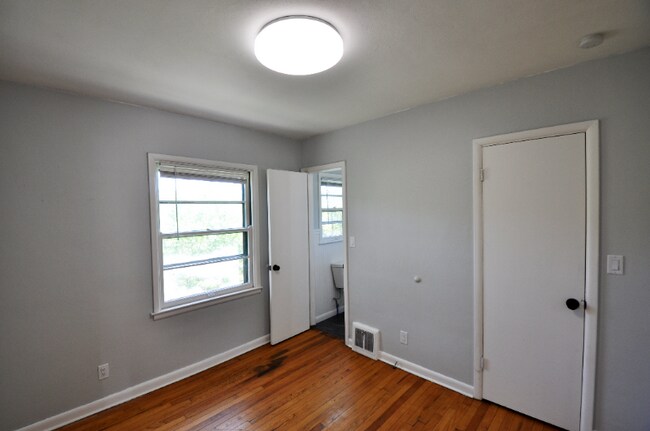 Building Photo - 925-925 28th St