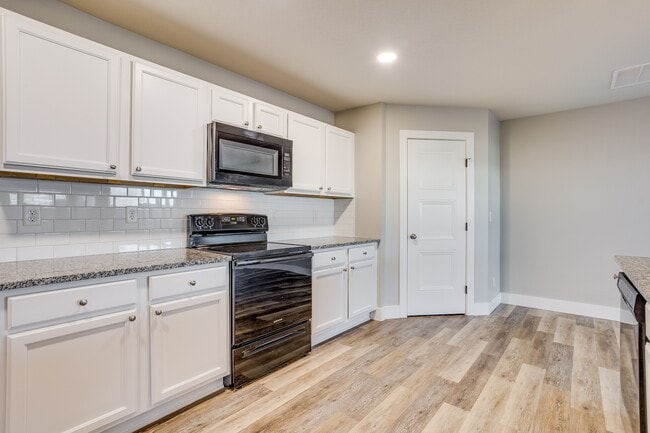 Building Photo - 8833 W Haylee St