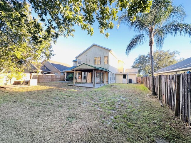 Building Photo - 2221 Laurel Pine Ln