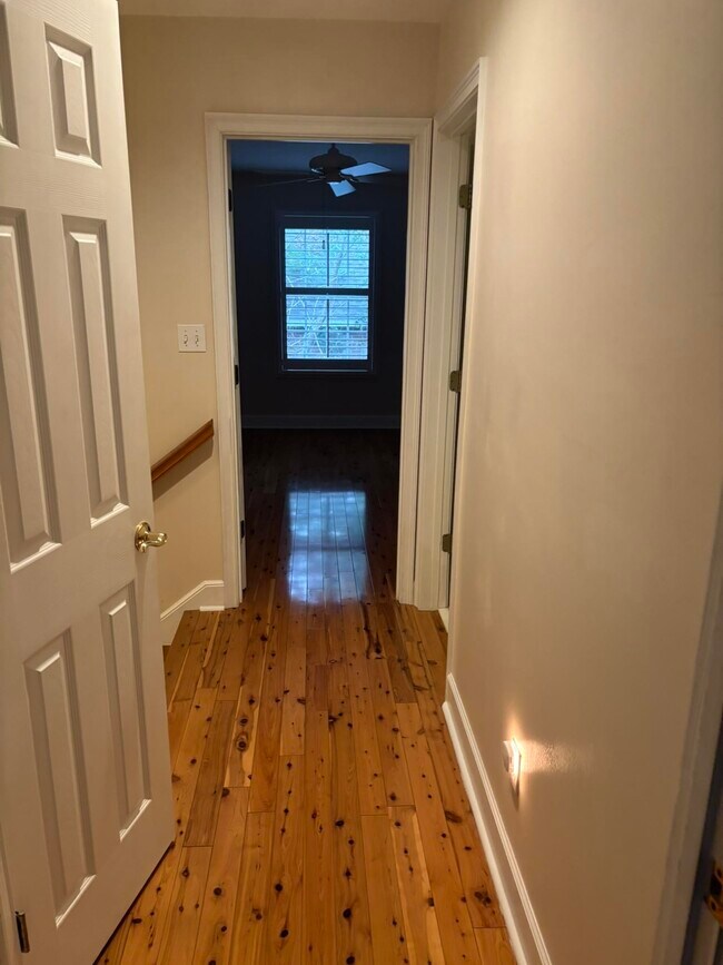 Building Photo - 8970 Eagles Ridge Dr