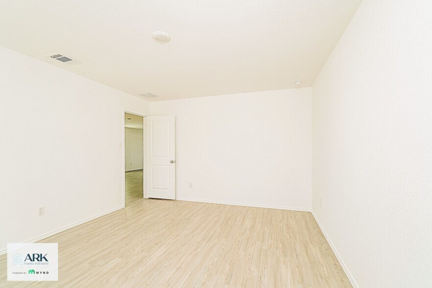 Building Photo - 8806 Barrow Path