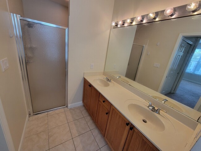 Building Photo - 4061 Shady View Ln