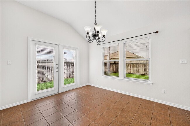 Building Photo - 3810 Los Arroyos Dr