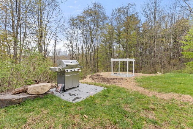 Building Photo - 38 Exeter Rd