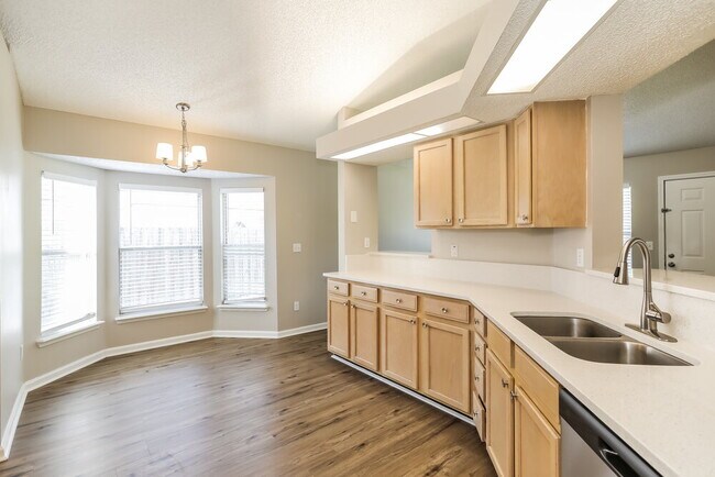 Building Photo - 12271 Cobblefield Cir N