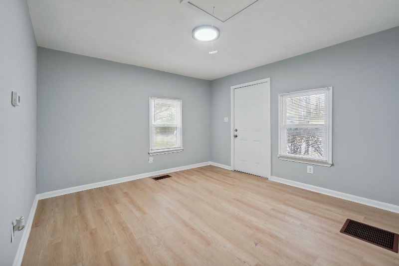 Building Photo - 562 Grant St SW