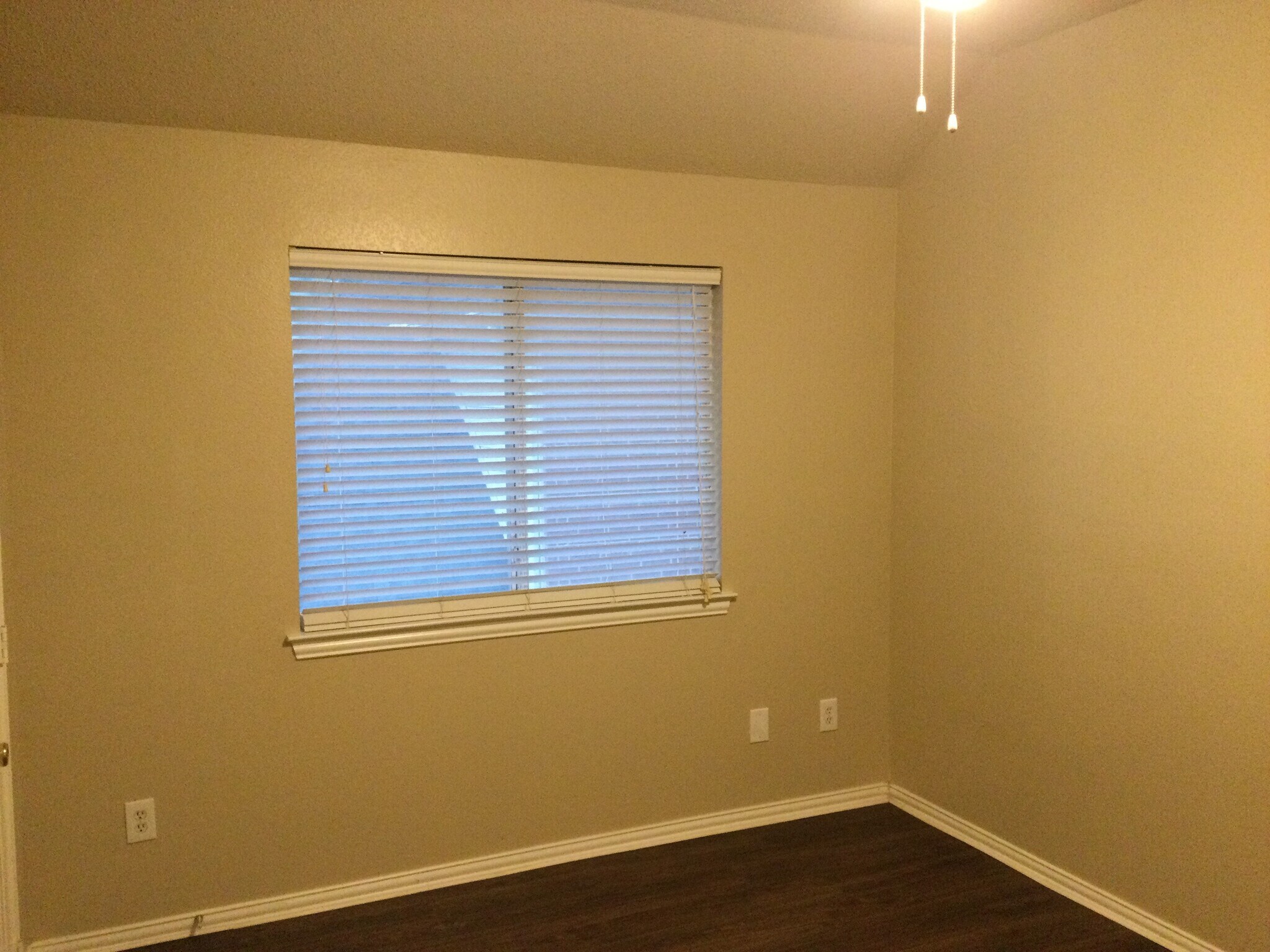 Building Photo - 2306 Valley Creek Dr