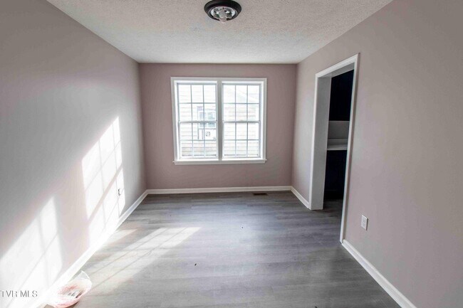 Building Photo - 1129 Cherry St