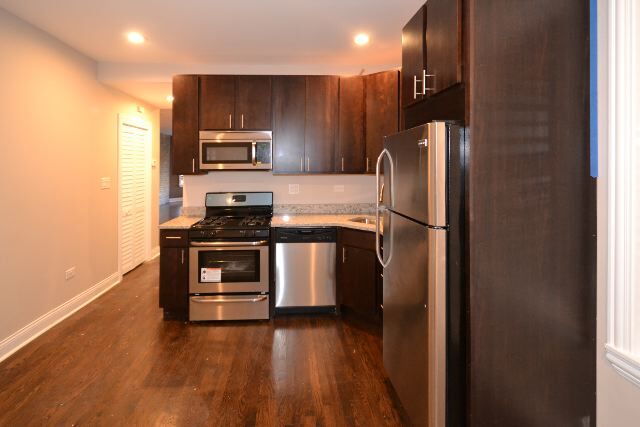 Building Photo - 2019 N Hoyne Ave