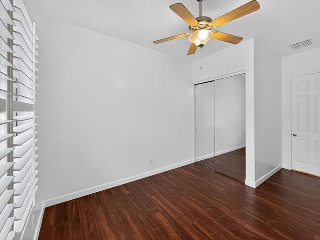 Building Photo - Spacious 3 car garage home at Paseo Trail!