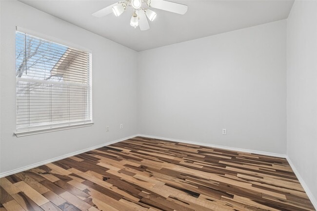 Building Photo - 3805 Brandon Park Dr