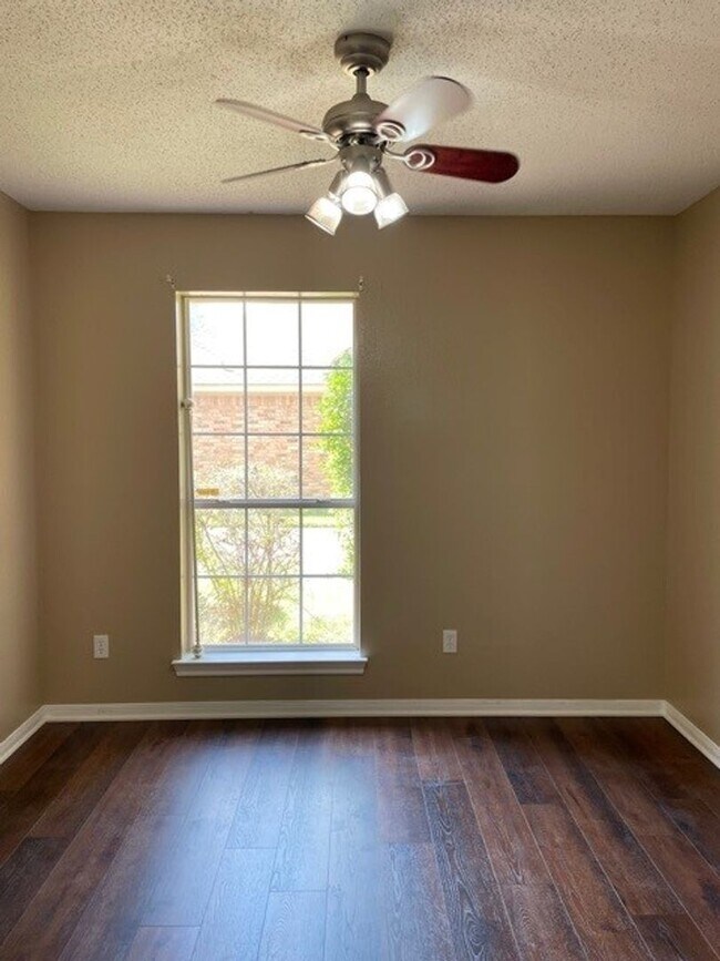 Building Photo - Available Now! No Pets! Beautiful 4 bed/2....