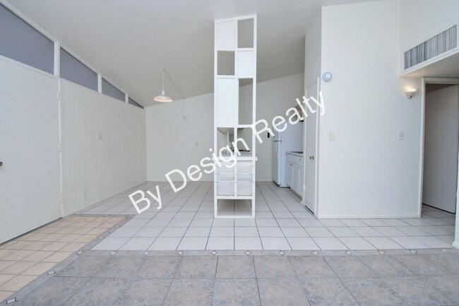 Building Photo - Sun-Drenched Mid-Century Living Near Garden District