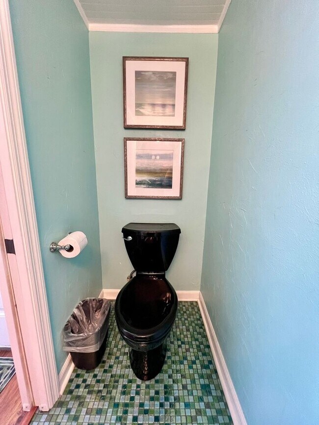 Building Photo - Beautiful 2 Bedroom Townhome in NSB with p...