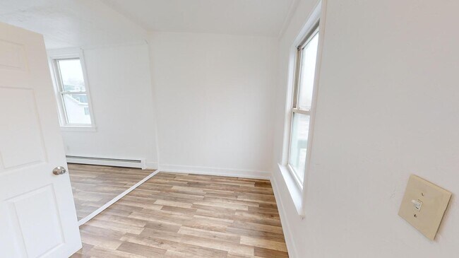 Building Photo - 13 Tuckerman St