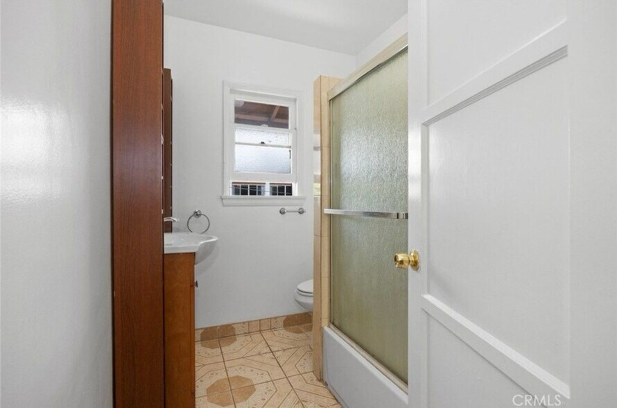 Building Photo - 337 Lime Ave