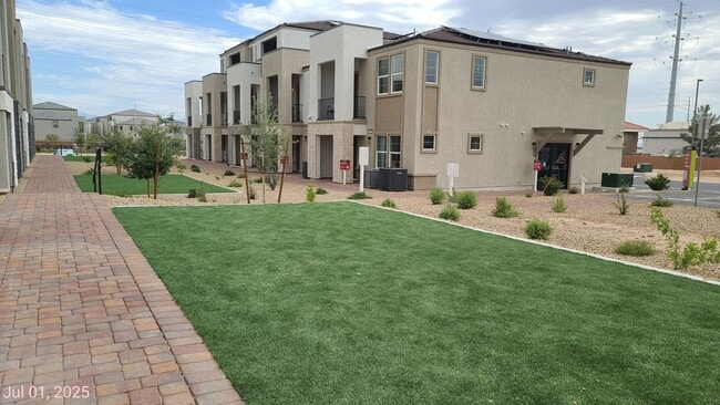 Building Photo - Brand New 2 Story Townhome