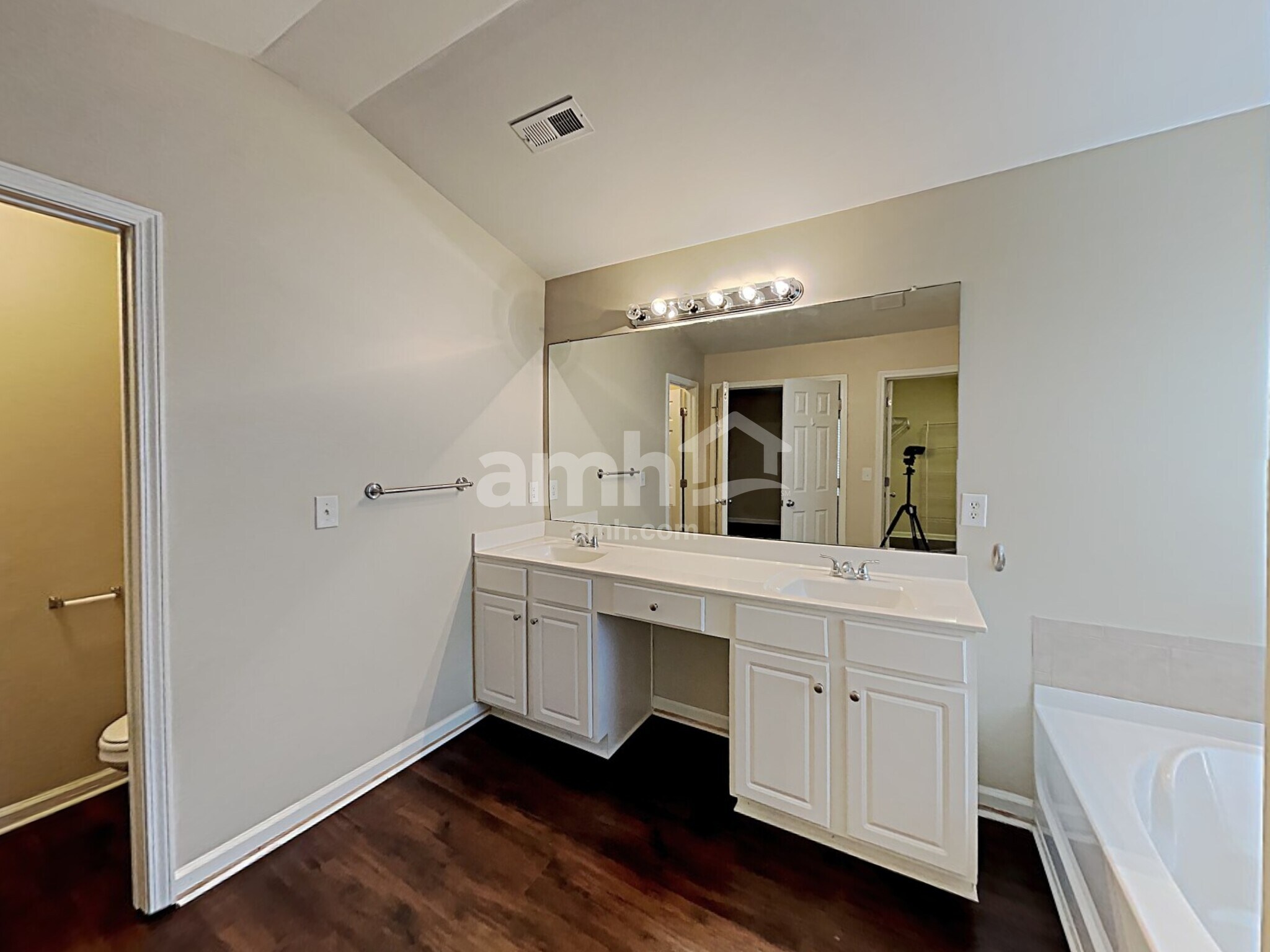 Building Photo - 2607 Swansong Ln
