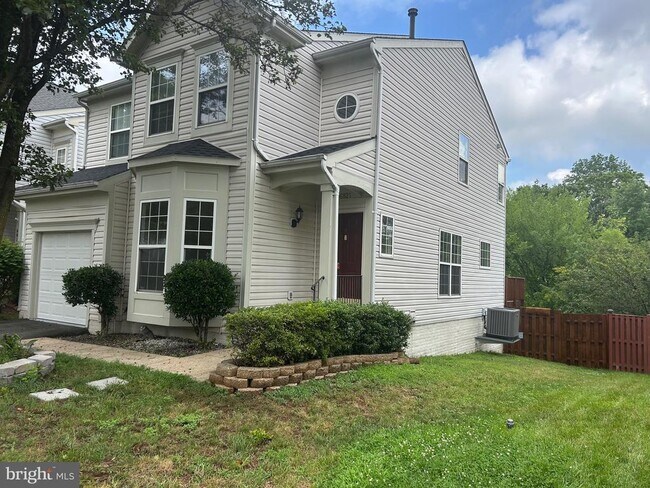Building Photo - 6821 Hollow Glen Ct