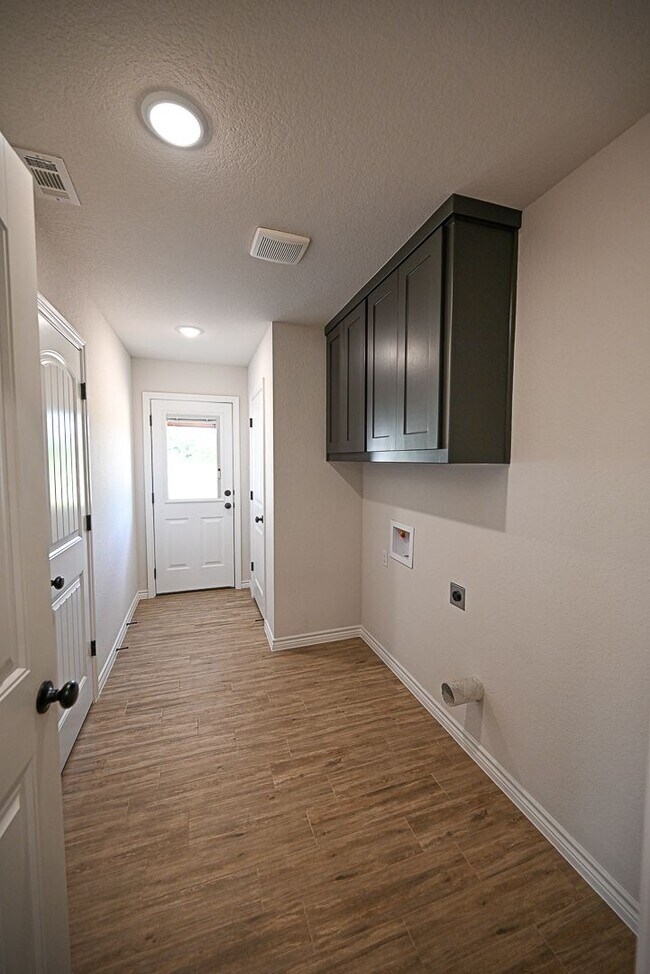 Building Photo - New Home Built 2025 Spring Town TX 3 Bedro...