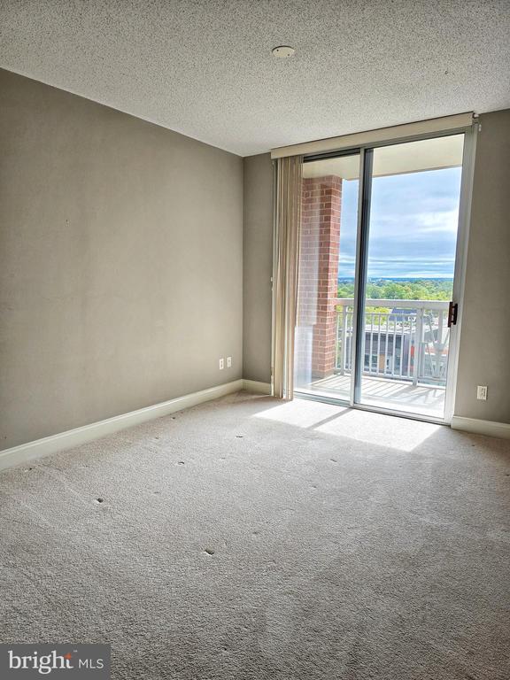 Building Photo - 1020 N Highland St