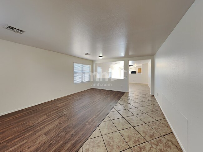 Building Photo - 15104 N 156th Ln