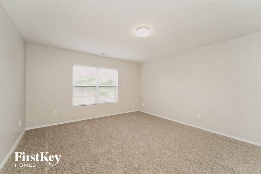 Building Photo - 4031 Larkhaven Village Dr