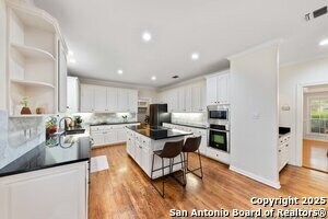 Building Photo - 7 Inwood Knoll