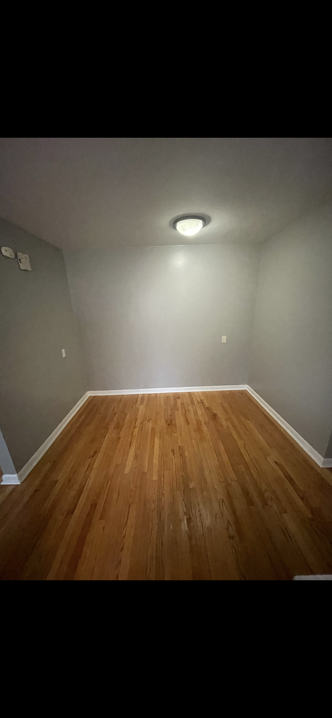 Dining room - 100 Clinton Springs Ave