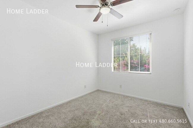 Building Photo - 3234 E Dogwood Pl