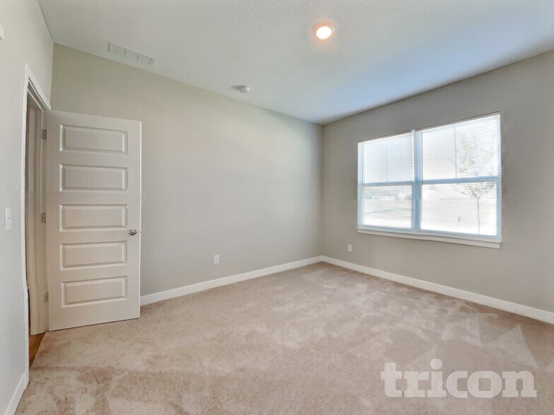 Building Photo - 2069 S Copperstone Dr