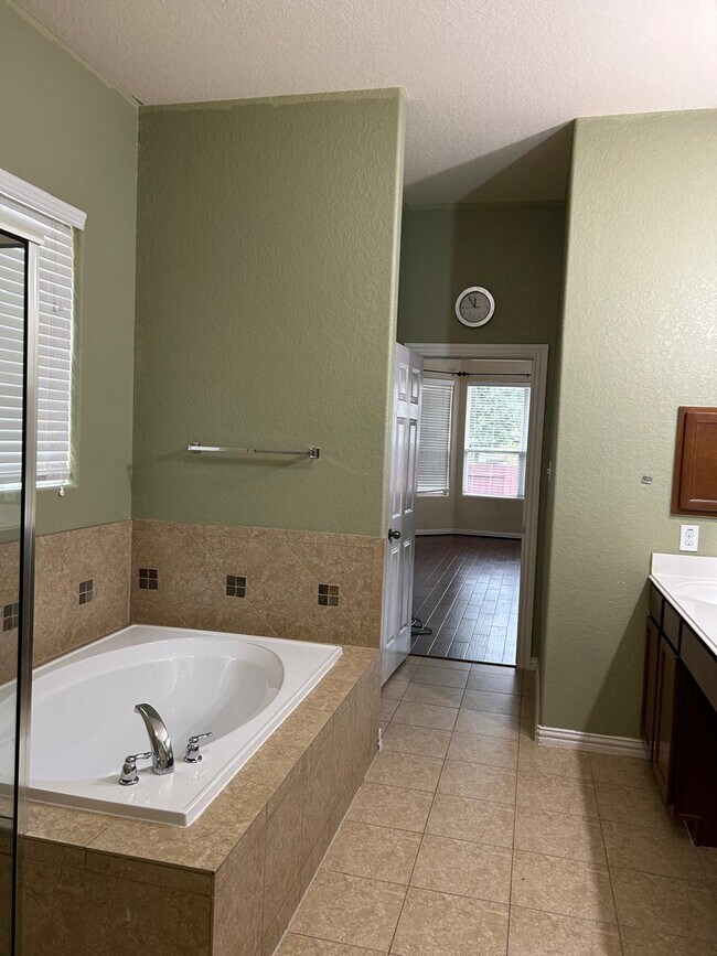 Building Photo - 25023 McBride Dr