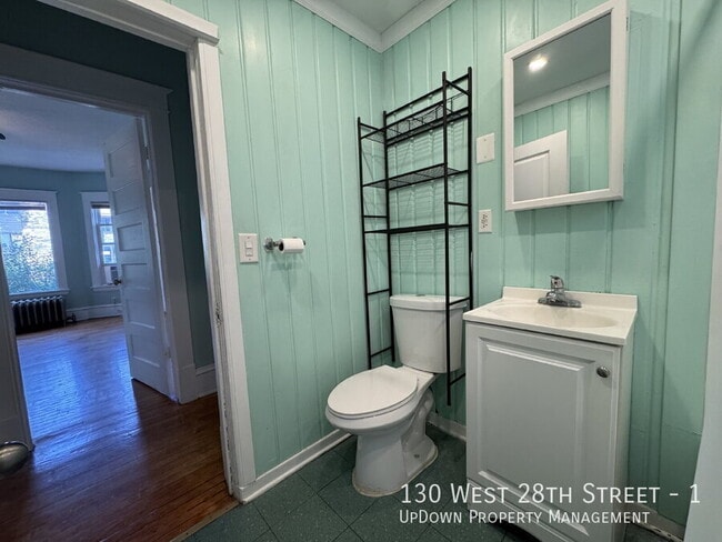 Building Photo - 130 W 28th St