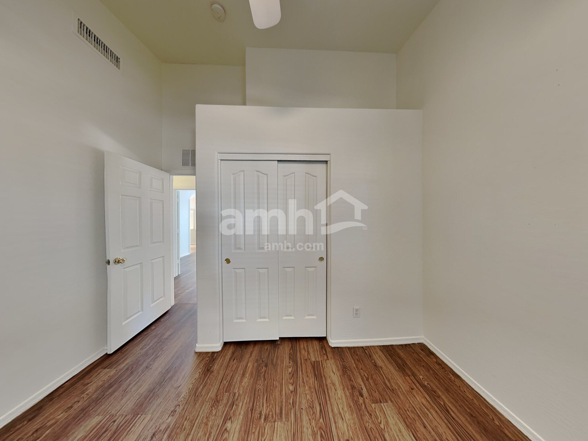 Building Photo - 717 W Beth Dr