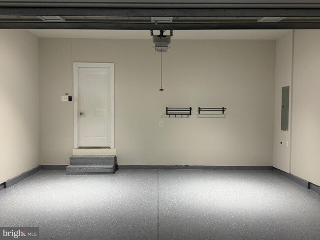 Building Photo - 315 Quarry Point Rd