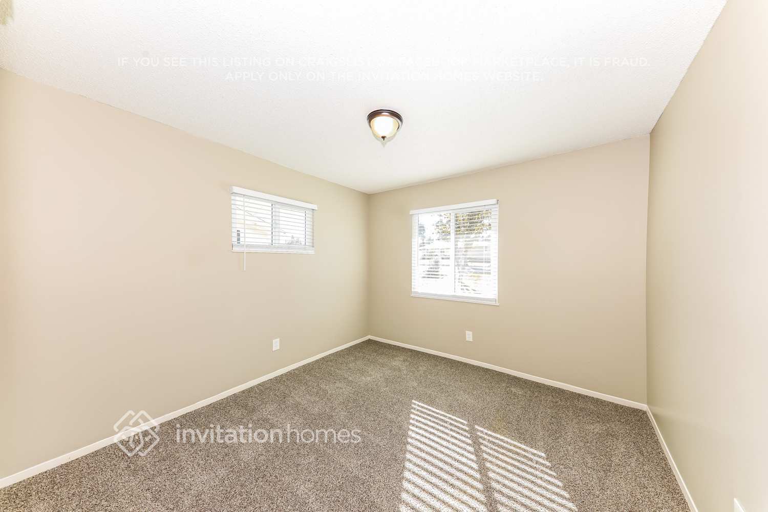 Building Photo - 321 W Hacienda Dr