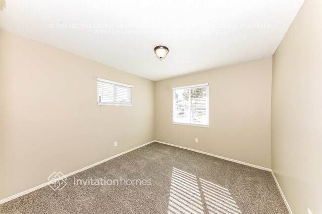 Building Photo - 321 W Hacienda Dr