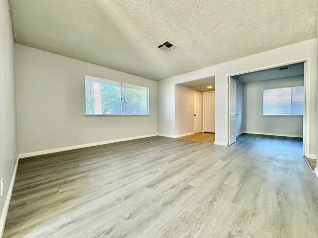 Building Photo - 6151 Meadow Vista Ln