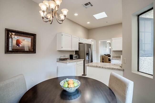 Building Photo - Resort Style Living - Furnished Three Bedr...