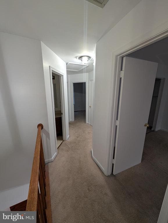 Building Photo - 702 Wind Ridge Dr