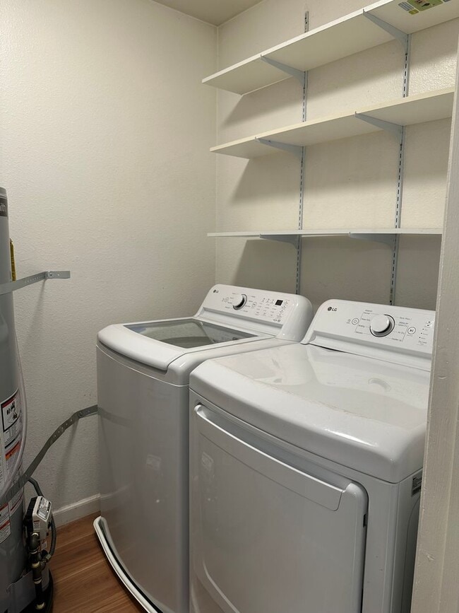 Building Photo - Fully Updated 3B/ 1BA Duplex| Washer and Dryer in unit| Huge fully fenced backyard w/ shed, garde...