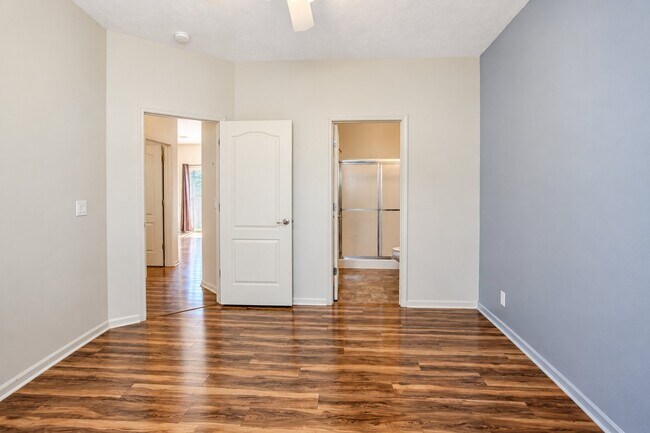 Building Photo - 16405 Camden Ave
