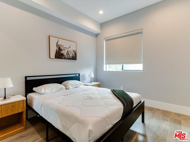 Building Photo - 4830 Pickford St