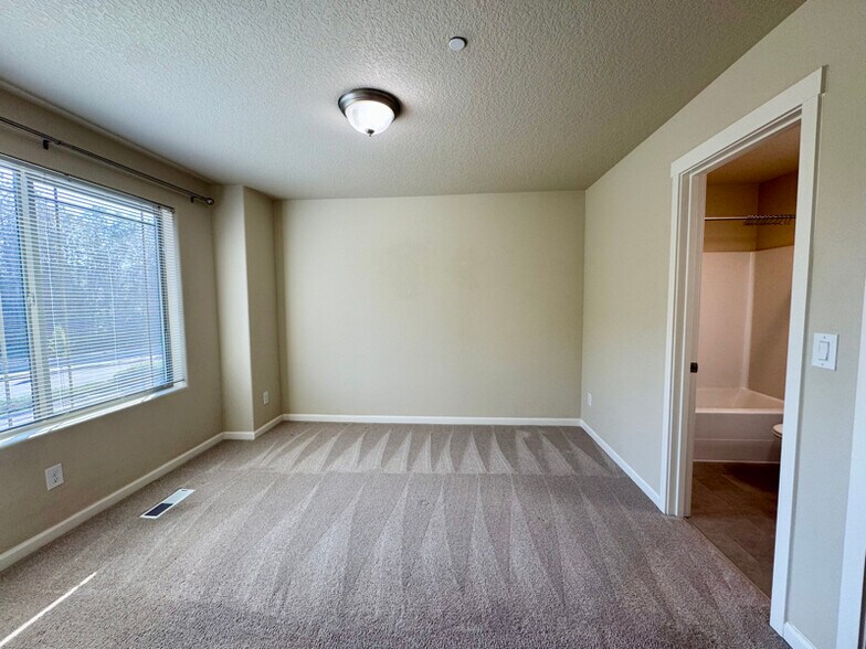 Building Photo - 13582 SW Beach Plum Terrace